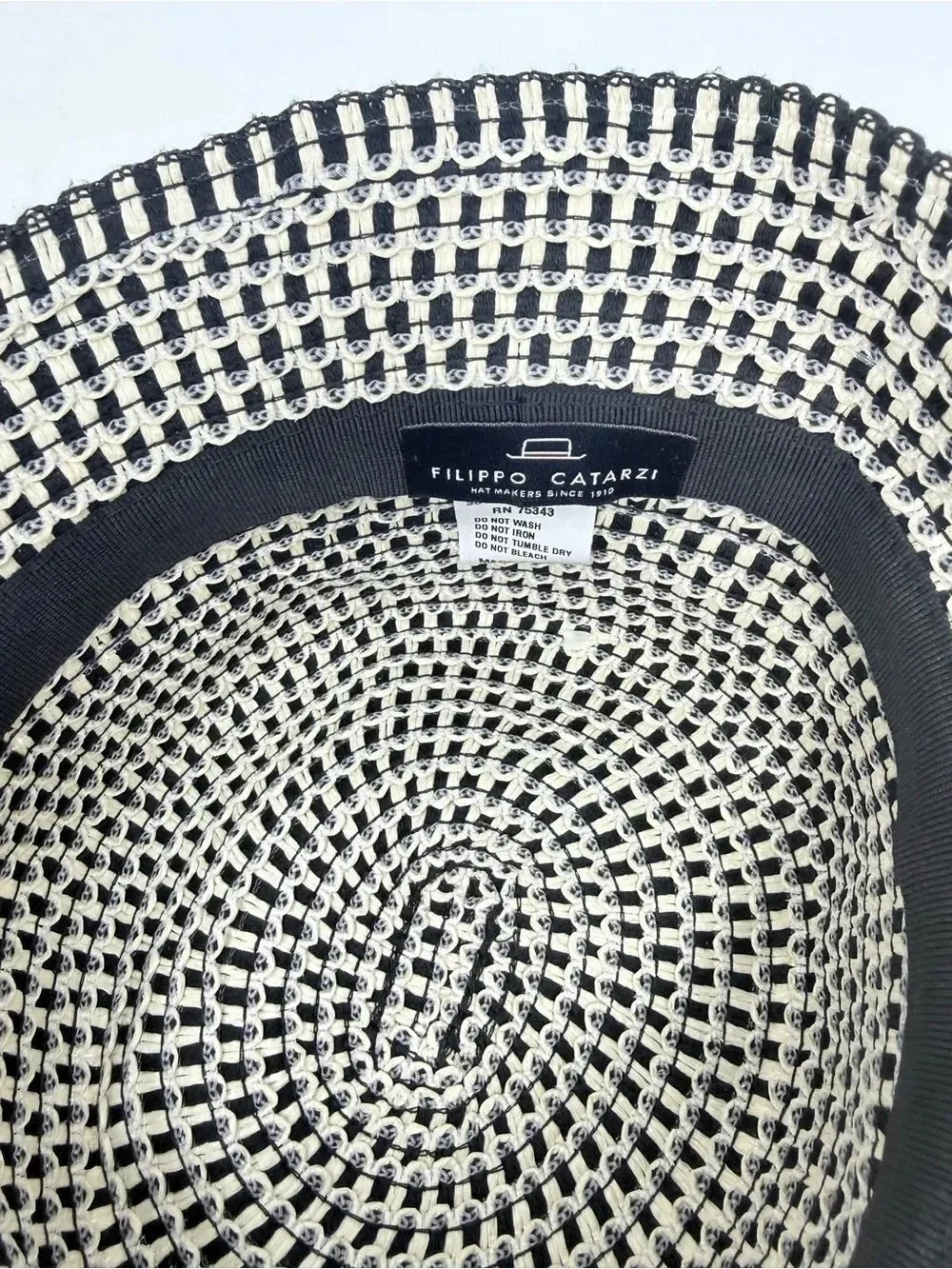 Filippo Catarzi Black Cream Woven Geometric Short Brim Bucket Hat NWOT
